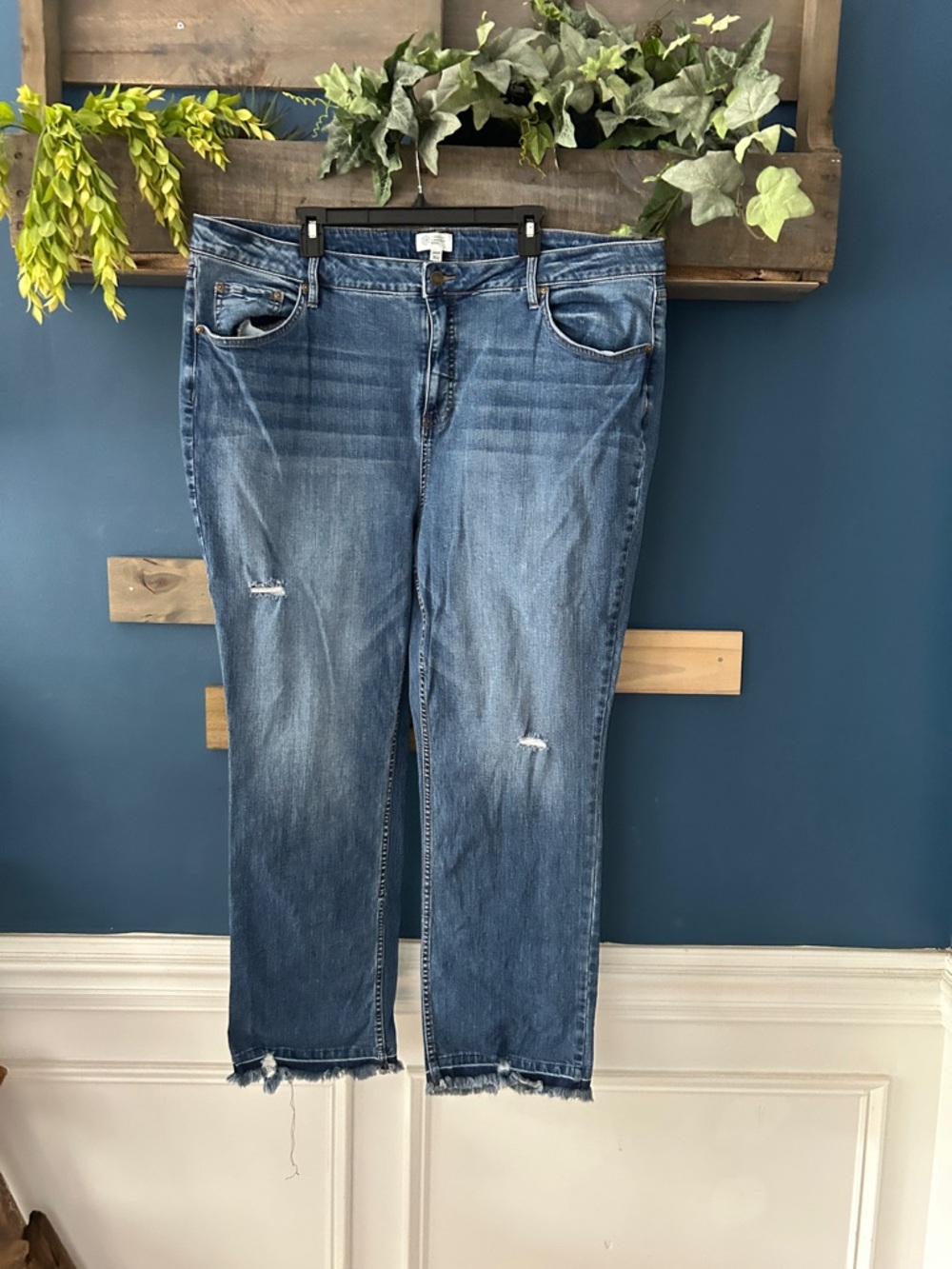Candace Cameron Bure Medium Blue Distressed Straight Jeans 24WP